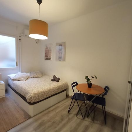 Private Rooms On Tamarit Street Barcelona Kültér fotó